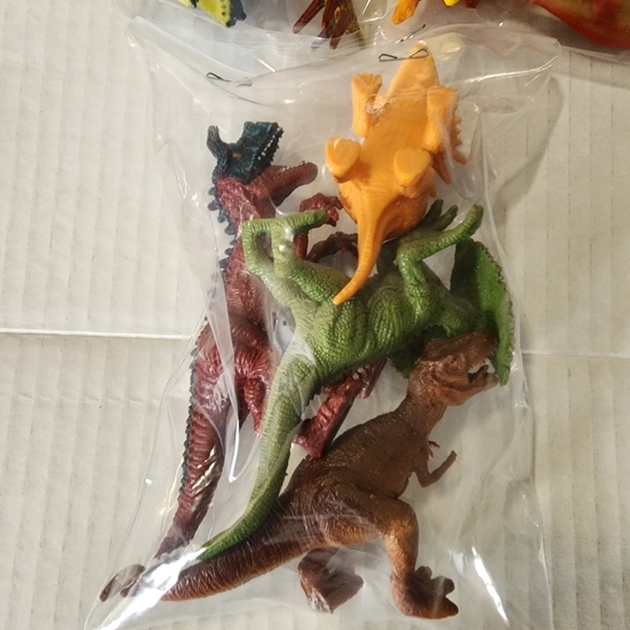 DINOSAUR BUNDLE LOT 3 bags - Picture 3 of 9